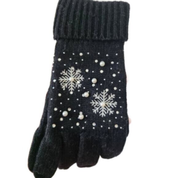 Women's Black Cable Knit Embroidered Pearl Snowflake Winter Touchscreen Gloves - Picture 6 of 6